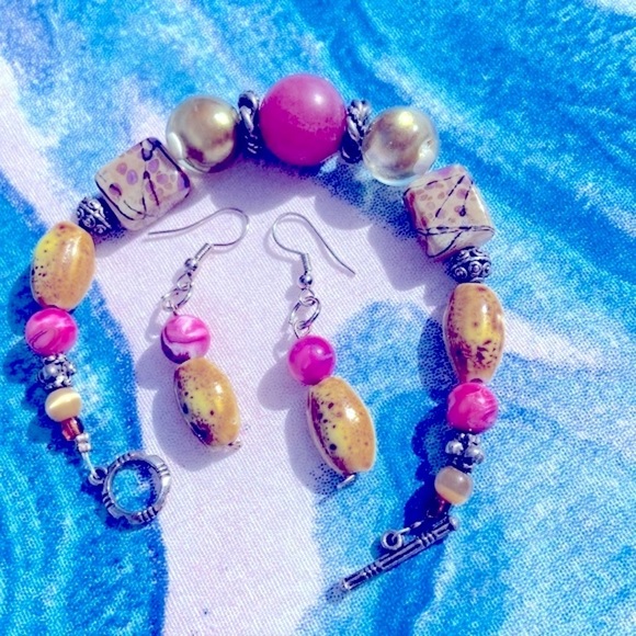 Handmade Beaded Bracelet & Earring Set- Beautiful Colors-Gently Used Condition - Picture 4 of 16